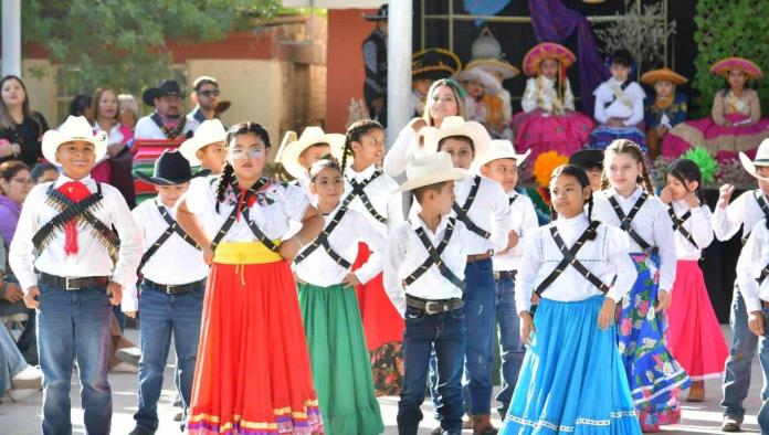 Primaria Miguel Hidalgo celebra aniversario de la Revolución