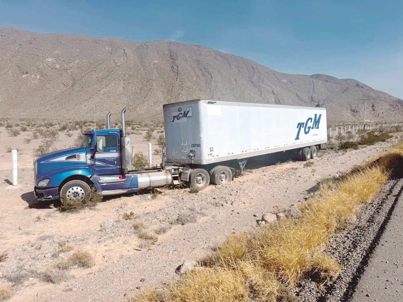 Cede el paso y se sale de la carretera