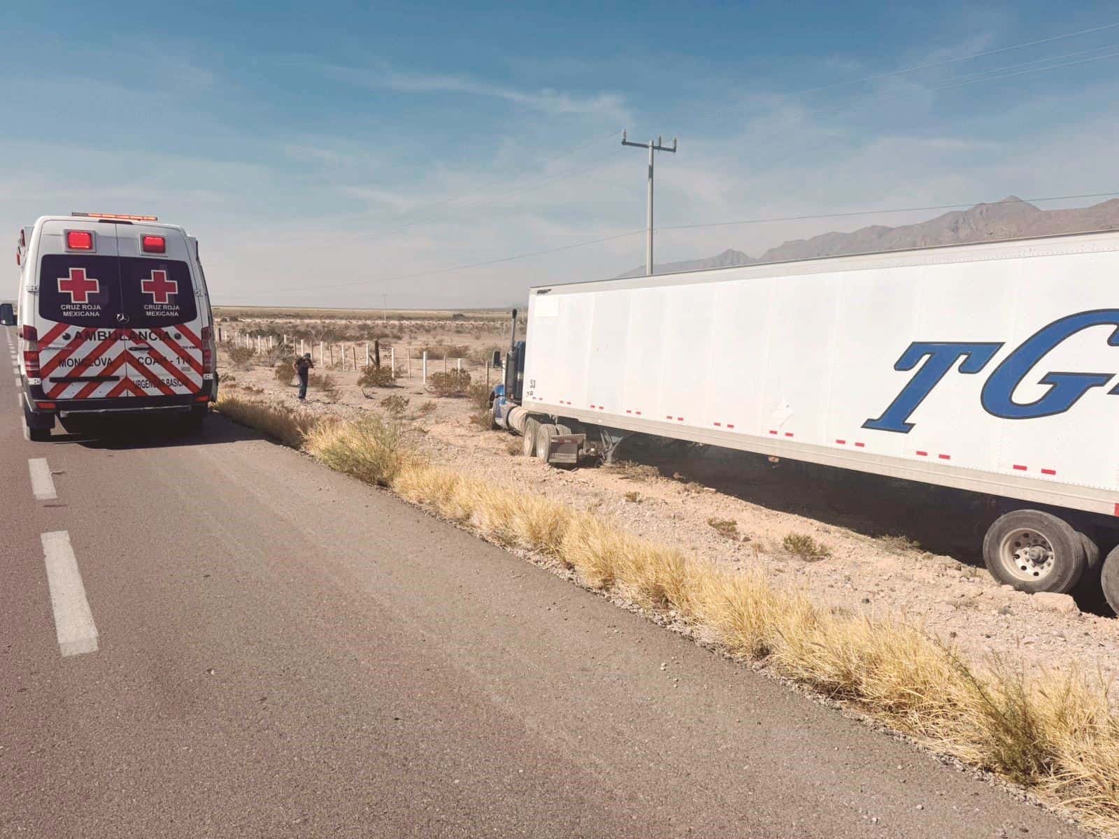 Cede el paso y se sale de la carretera