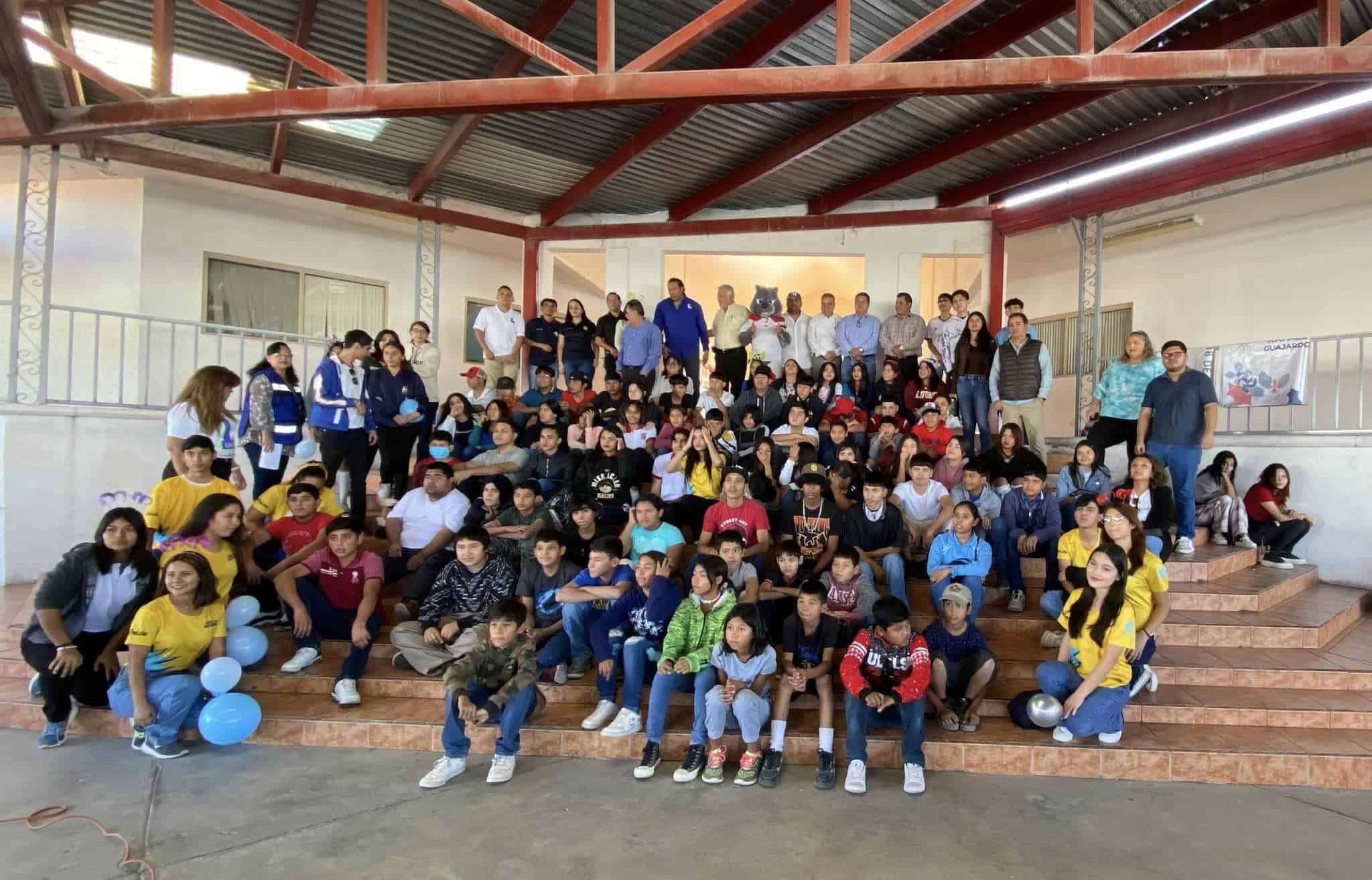 Altruismo en acción, Jóvenes de la UAdeC y autoridades entregan despensas y regalos a los alumnos de Casa Meced, reafirmando el compromiso social y la empatía con los más necesitados. 