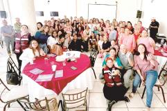 Realizan taller de política a mujeres