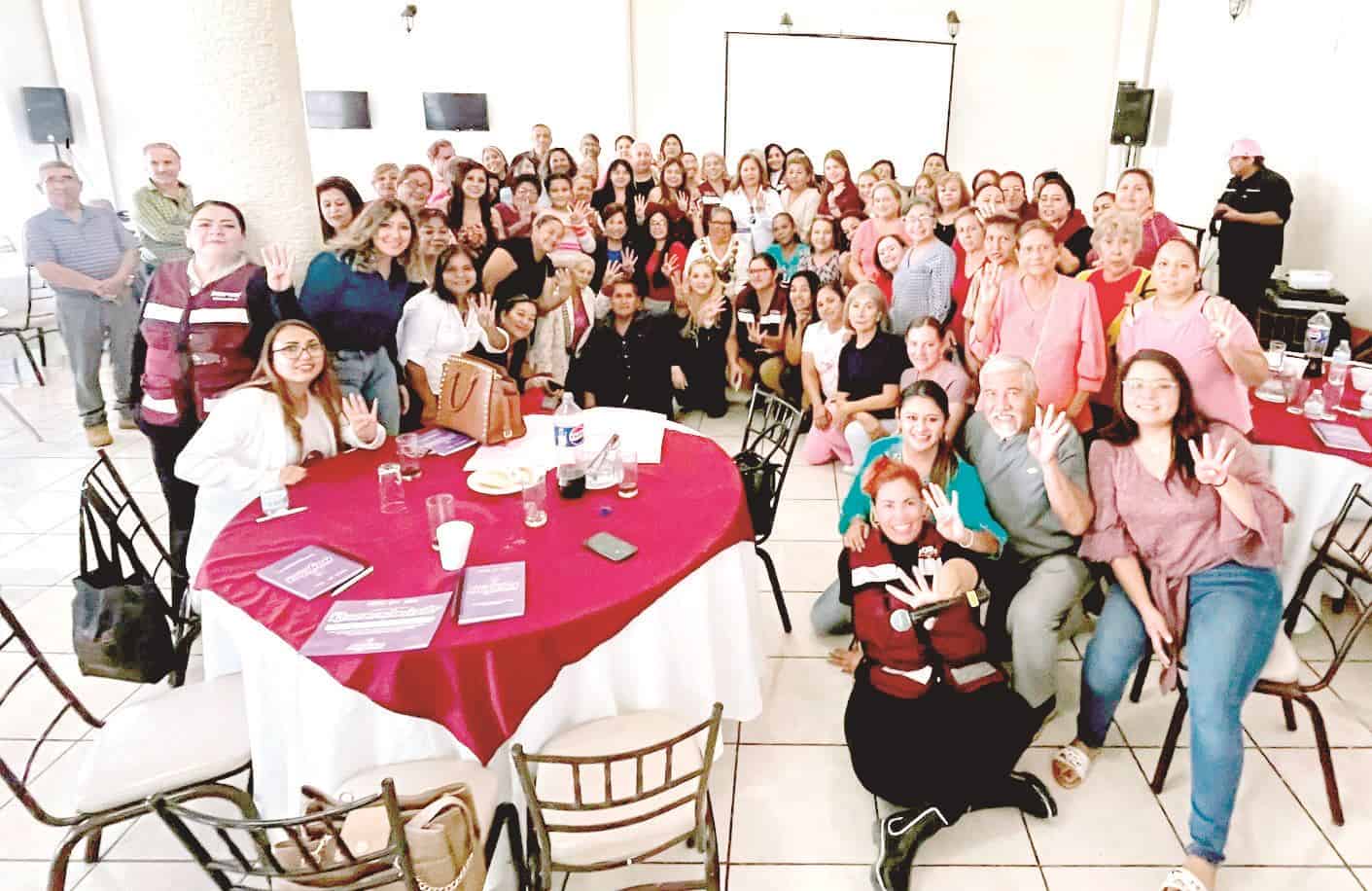 Realizan capacitación a mujeres.