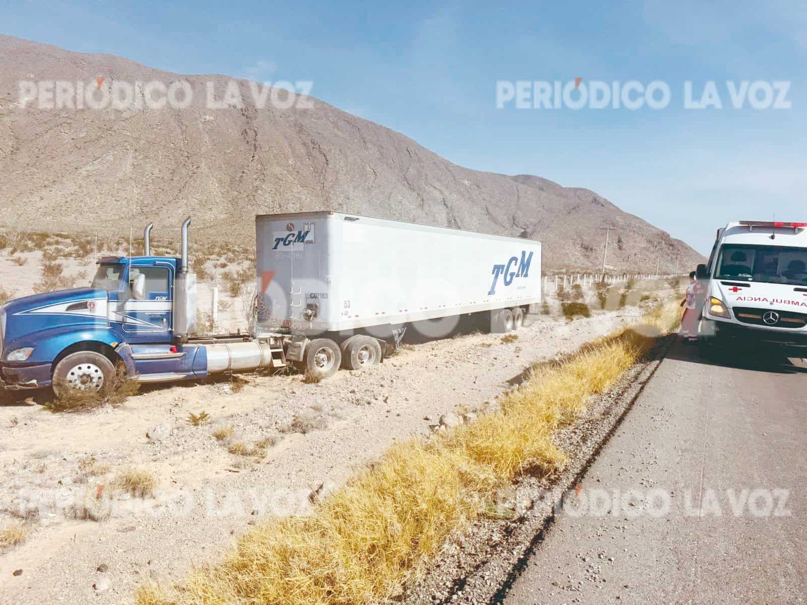 Cede el paso y se sale de la carretera