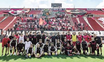 Xolos es cobijado por su afición previo al partido ante América