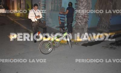 Embiste adolescente a menor en bicicleta