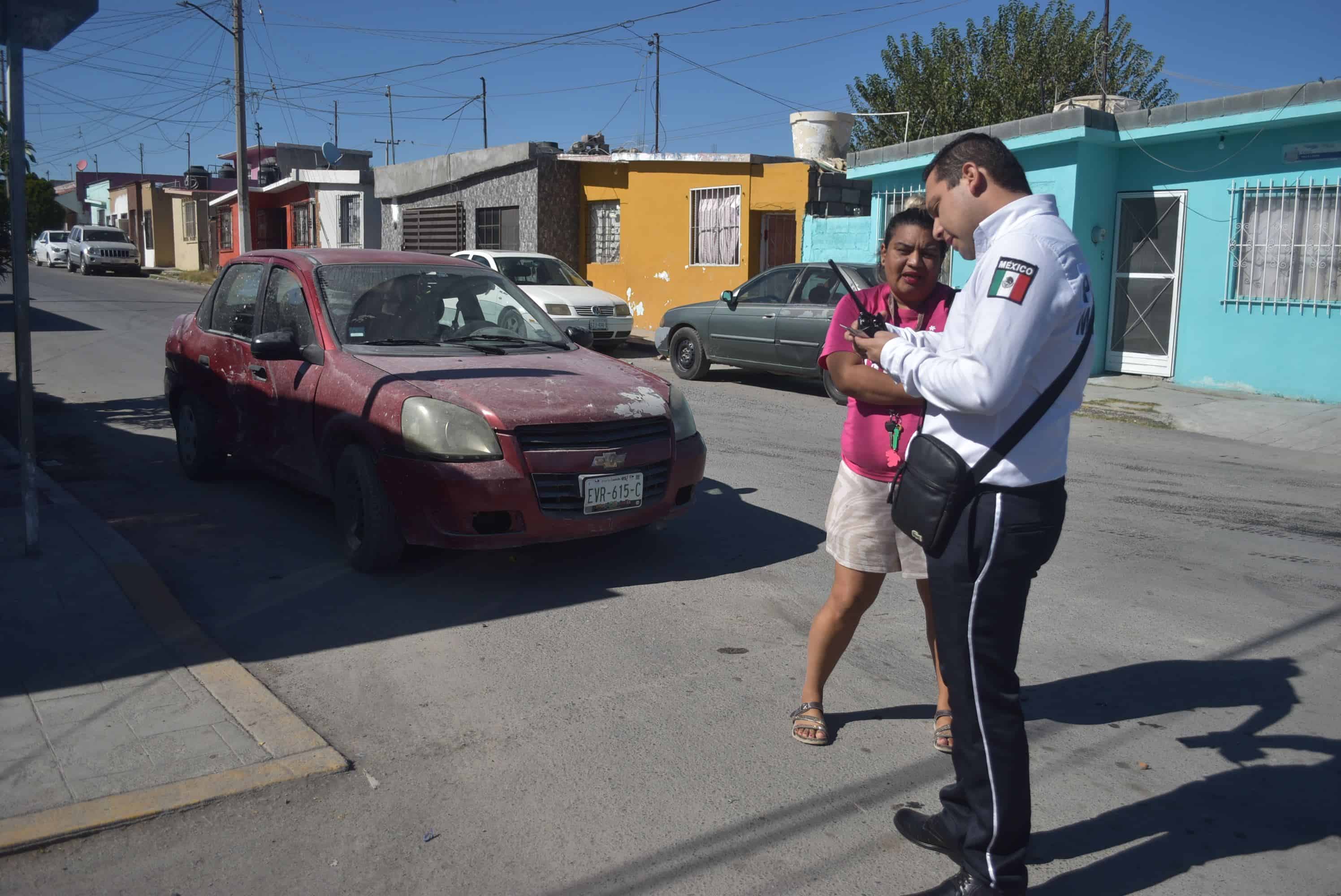 Le chocan auto por no hacer alto