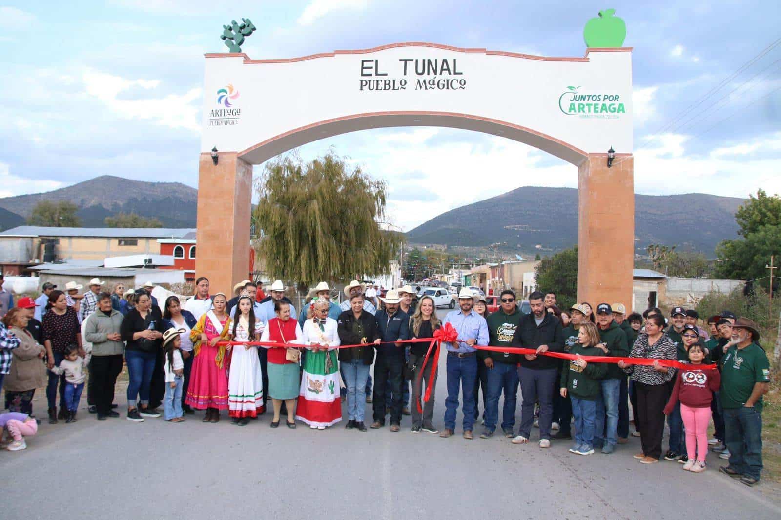 Los habitantes del Tunal celebraron la construcción del arco