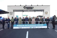 Inaugura Manolo primer arco de seguridad carretero en Coahuila