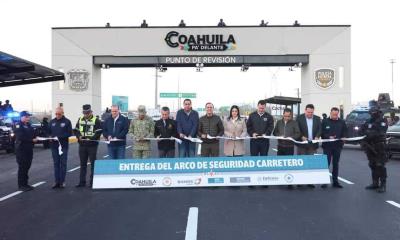 Inaugura Manolo primer arco de seguridad carretero en Coahuila