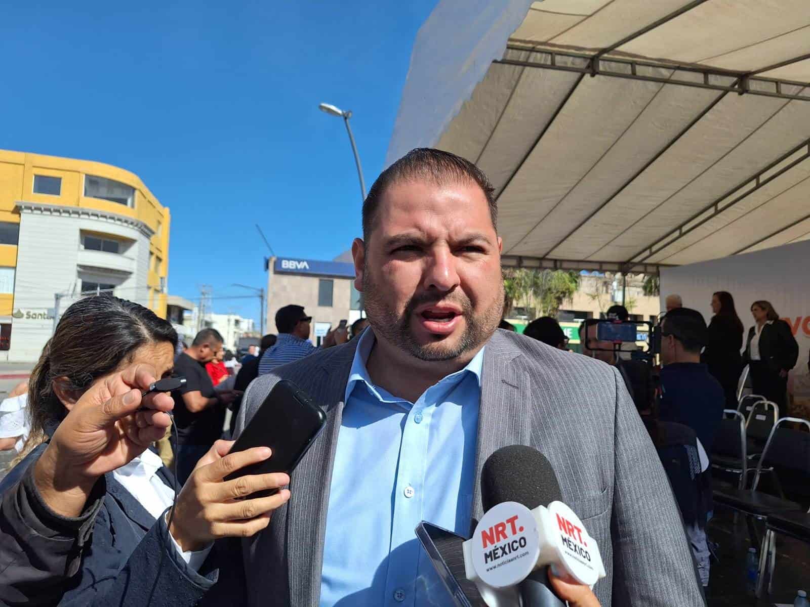 Abraham González; titular de servicios educativos