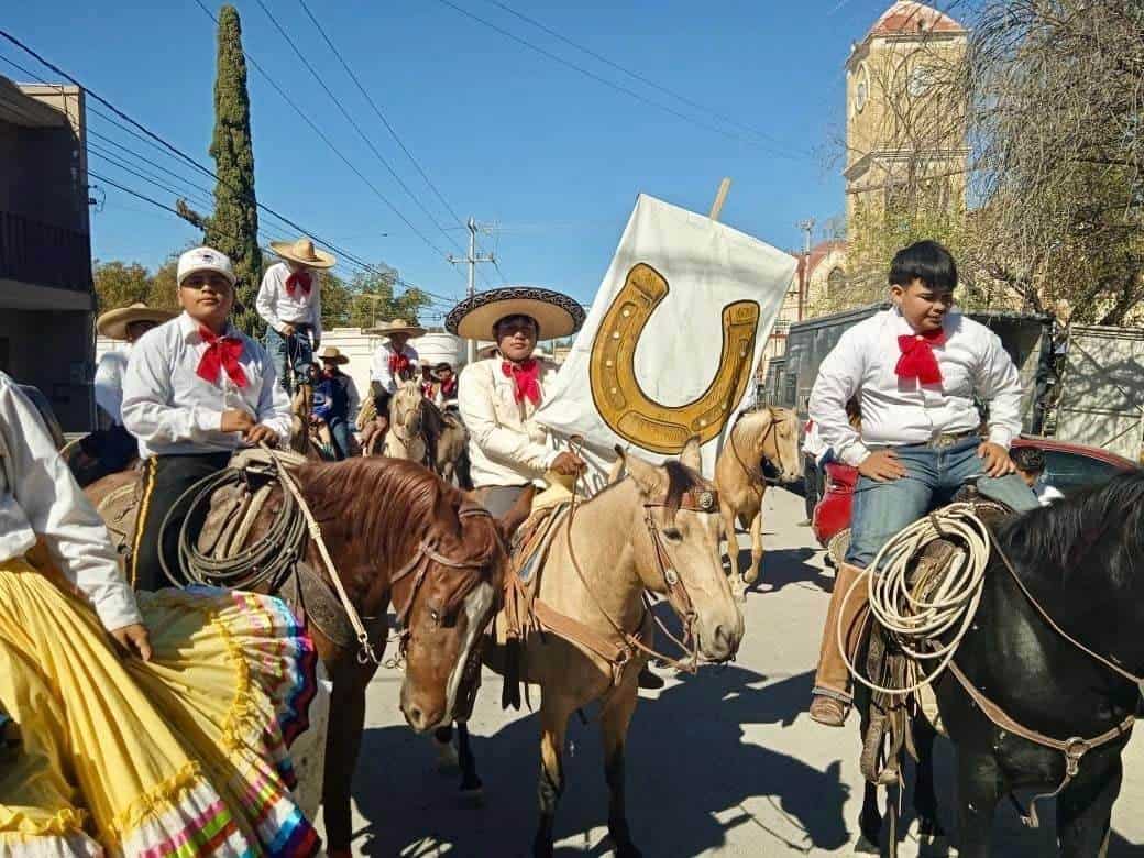 Club de Charrería del CBTA 210 destaca en desfile revolucionario