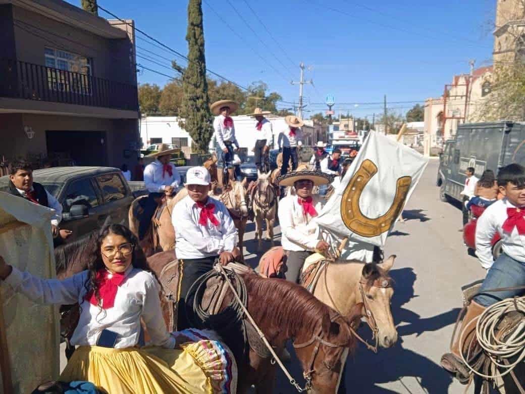 Club de Charrería del CBTA 210 destaca en desfile revolucionario