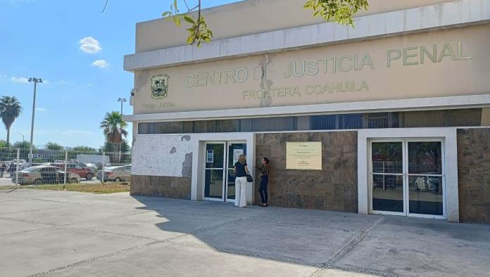 Pagará 1.2 mdp a la amante de su marido