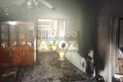 Combaten bomberos incendio en 2 viviendas en Nueva Rosita