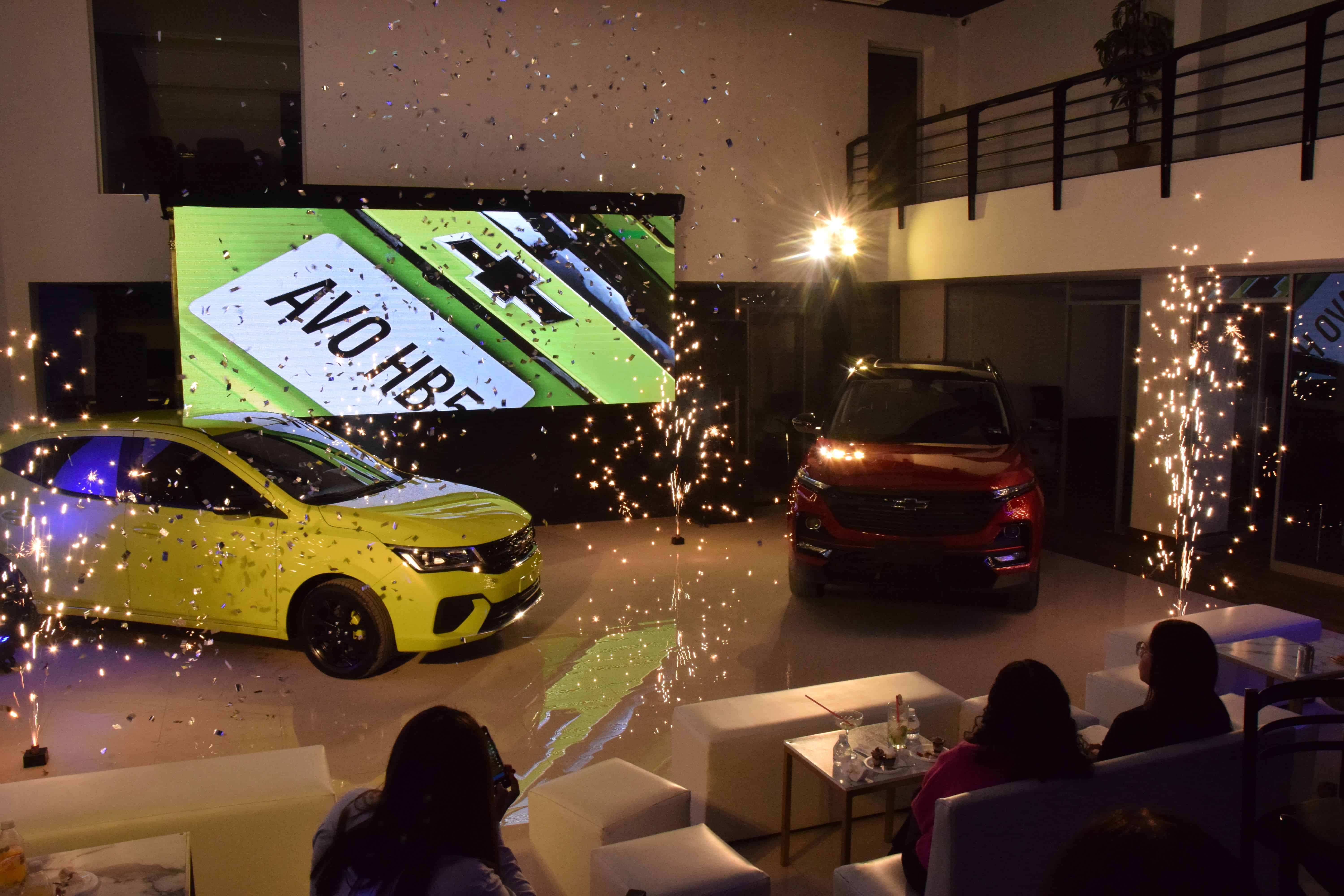 Chevrolet presenta su línea Black Edition en dos de sus modelos emblemáticos