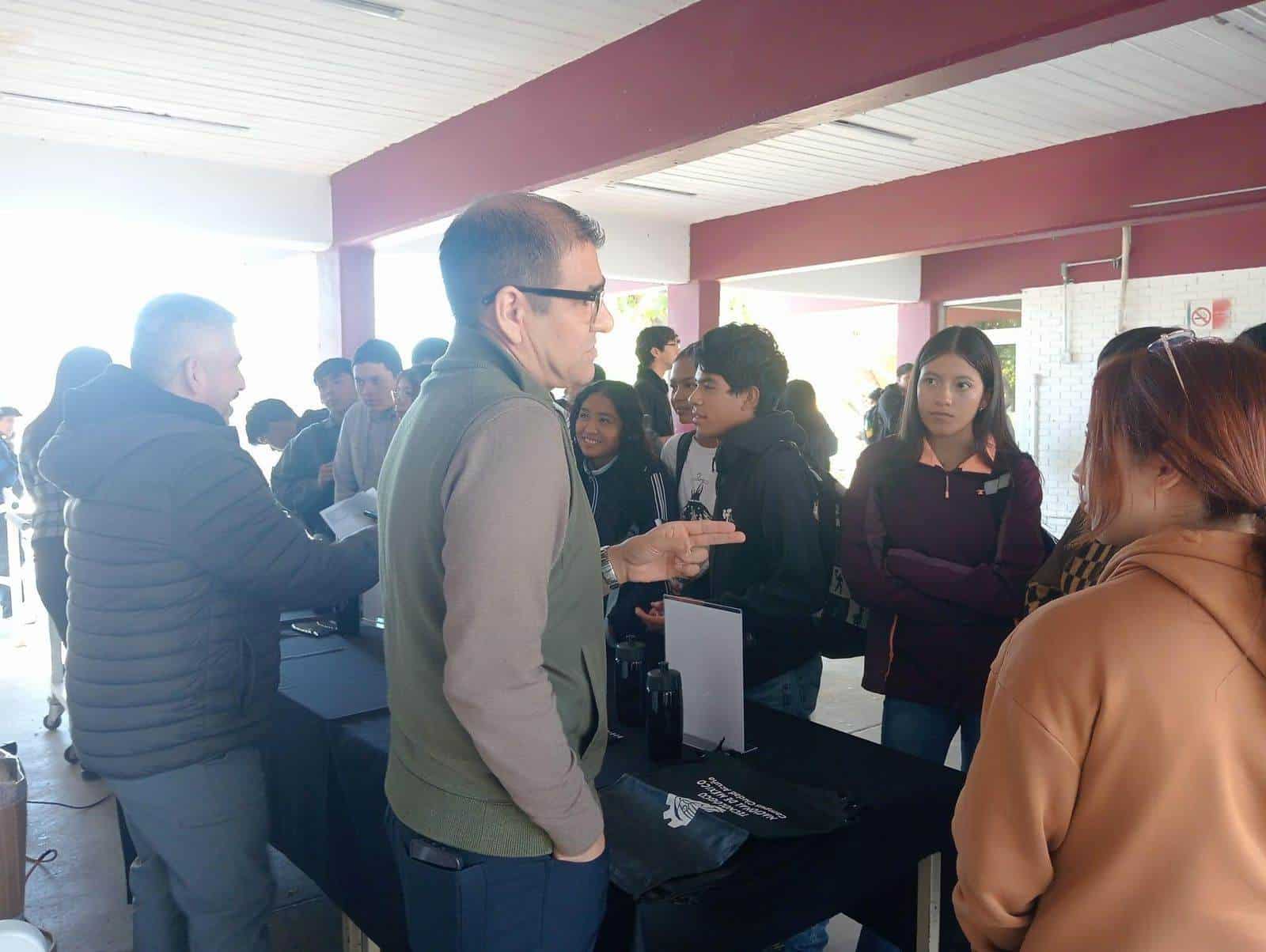 Feria vocacional en Ciudad Acuña busca orientar el futuro de los jóvenes