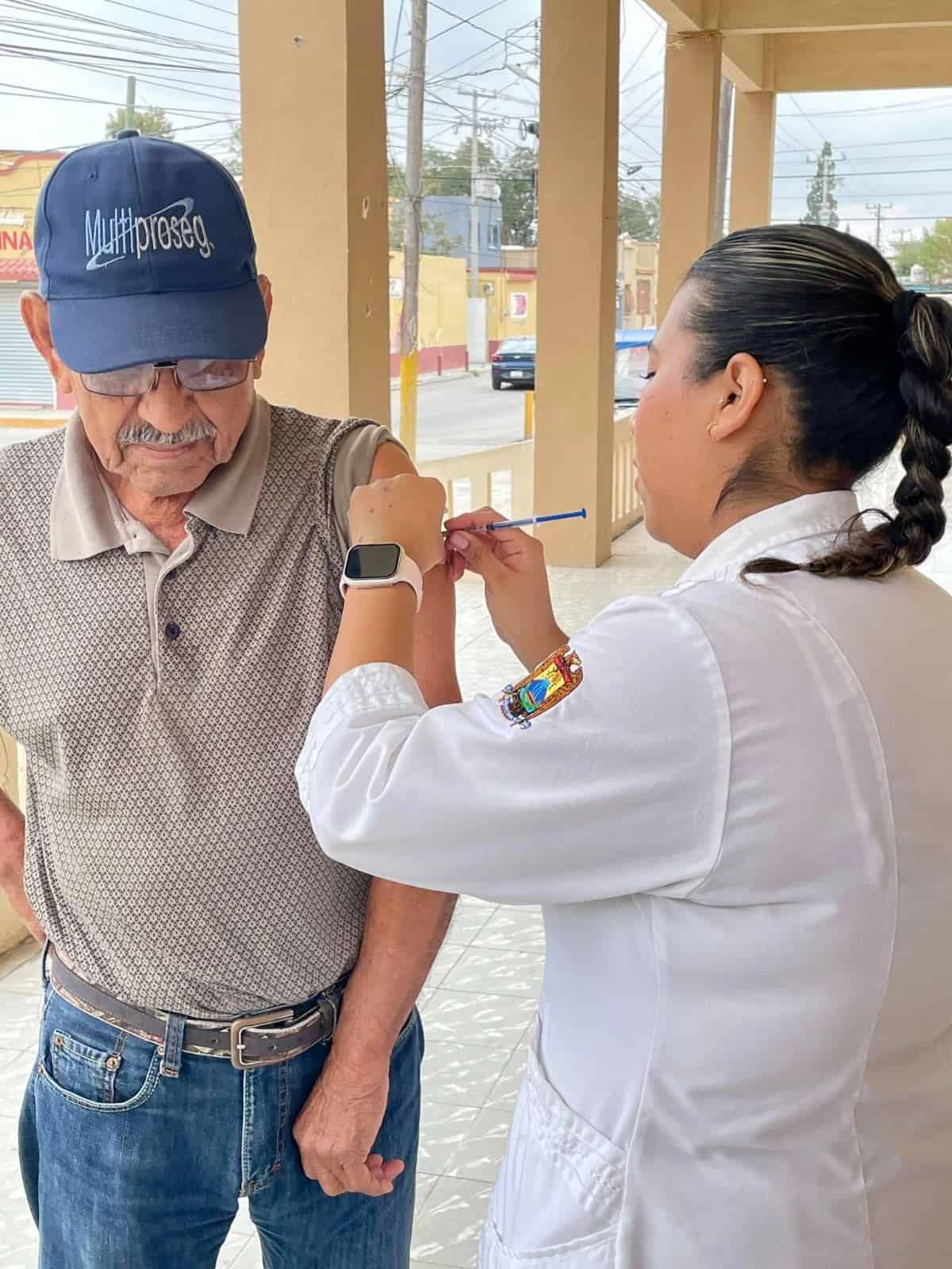 Continúa la aplicación de vacunas en Allende para proteger a la población