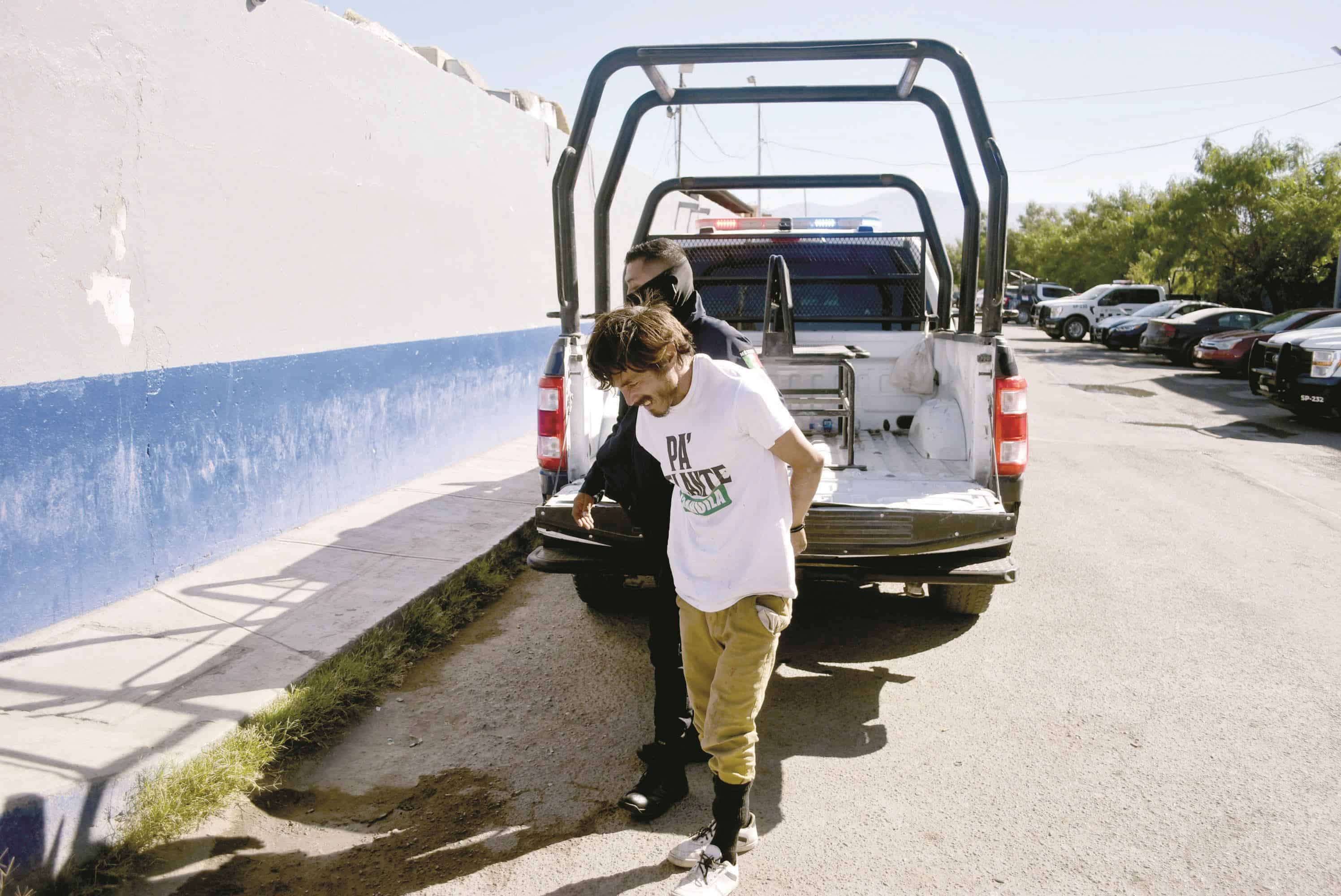 Lanzaba piedras a automovilistas