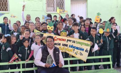 Despiden en escuela a Roberto Piña