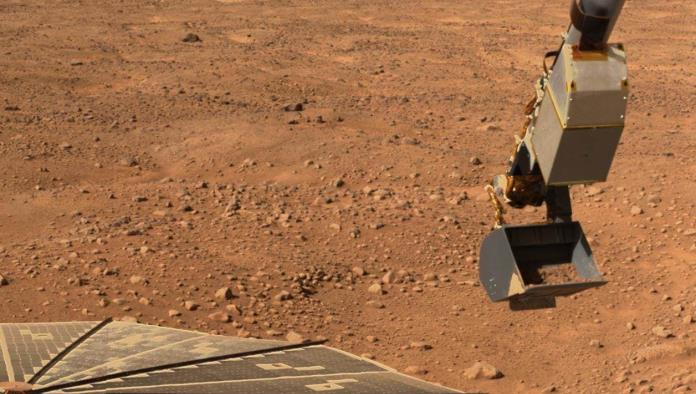 Rover descubre misterioso cristal en Marte