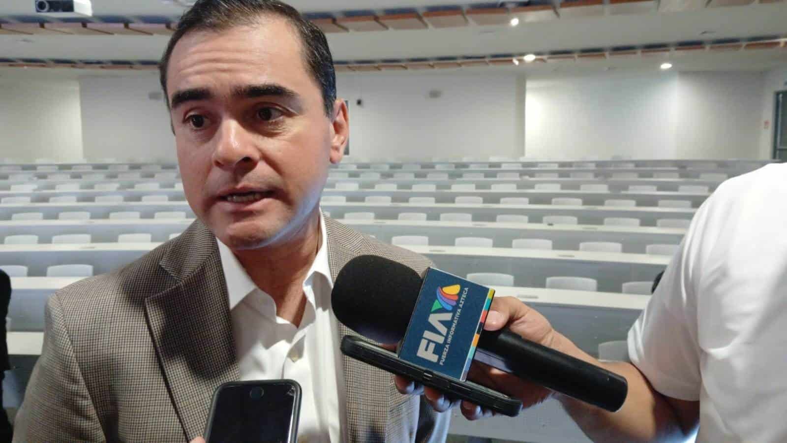 Secretario de Economía Luis Eduardo Olivares.