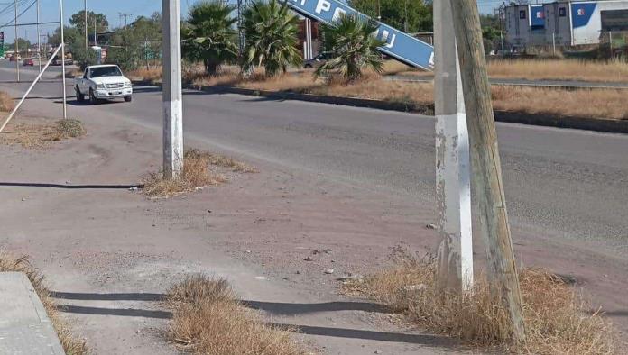 Colapsa arco de bienvenida en el mineral de Palaú