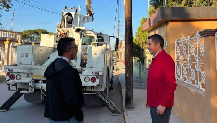 Supervisa Hugo Lozano trabajos de alumbrado