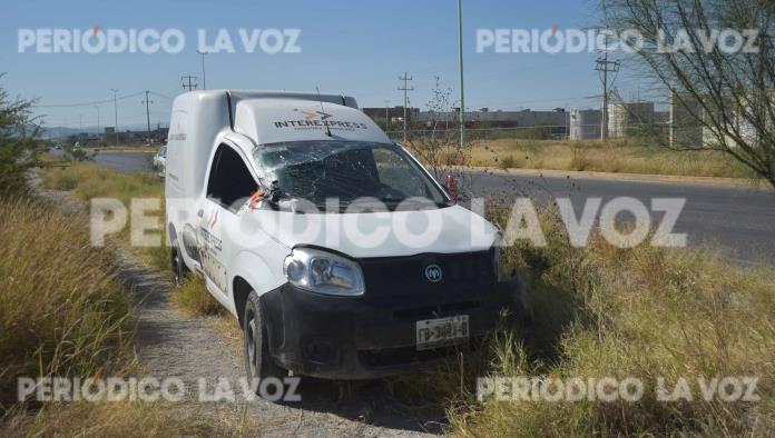 Lo saca tráiler del Libramiento