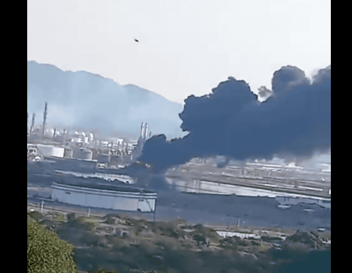 Refinería de Salina Cruz en Oaxaca sufre incendio