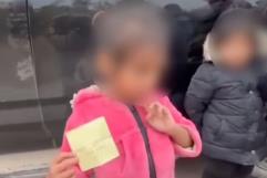 Detienen a niña migrante de 2 años en Texas; Emigro sin sus padres