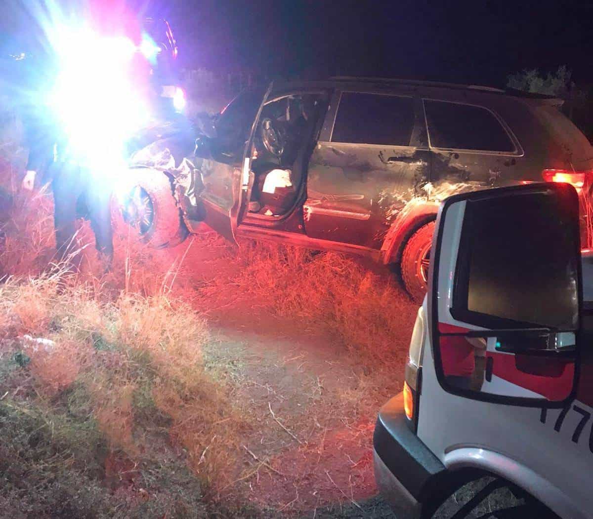 Volcadura en la carretera Allende-Nava deja tres lesionados