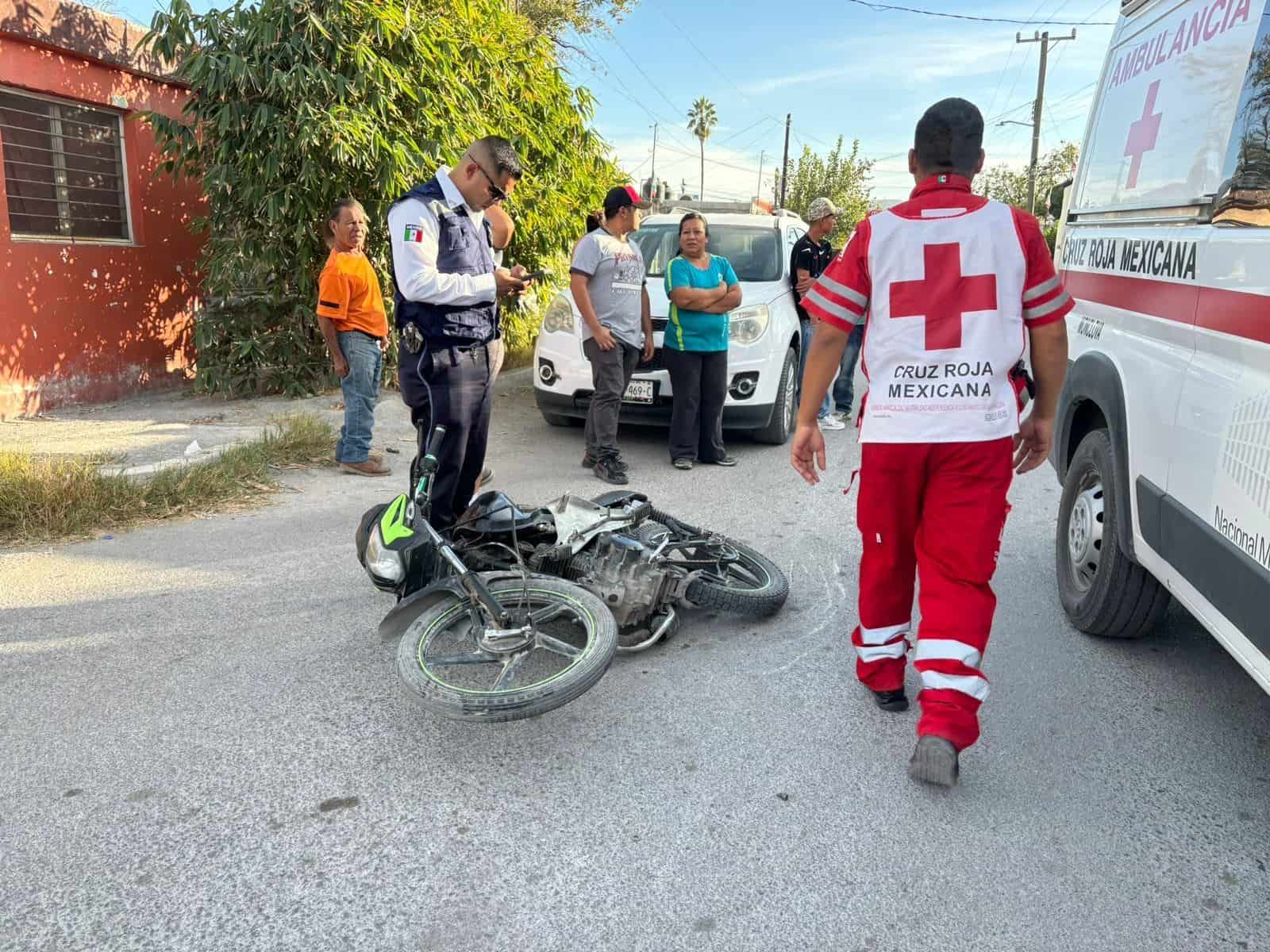 Estampa moto en camioneta