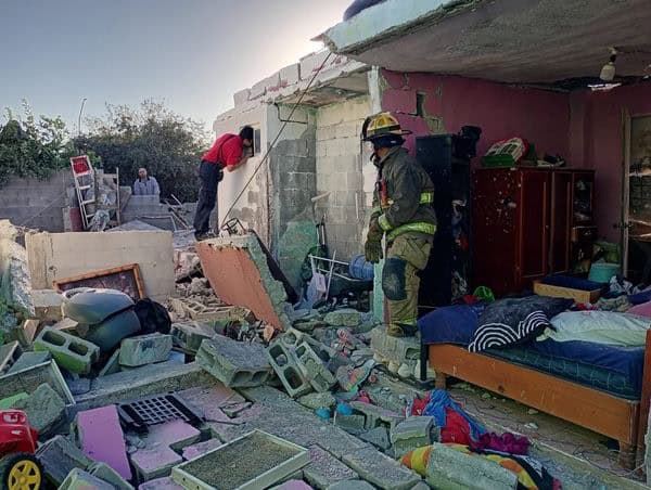 Muere menor calcinado por incendio en su casa