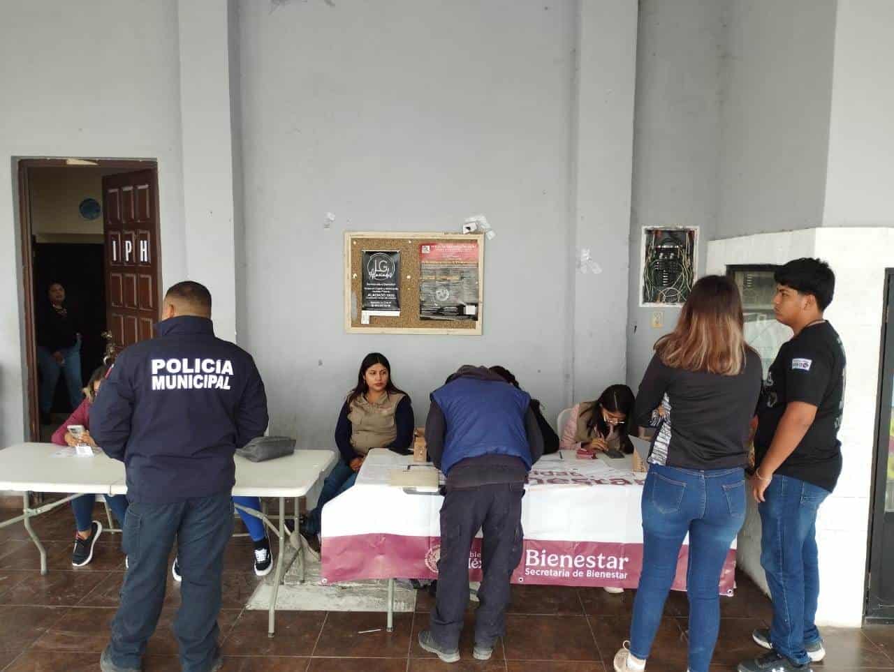 Policía recibieron chips de la Secretaría de Bienestar.