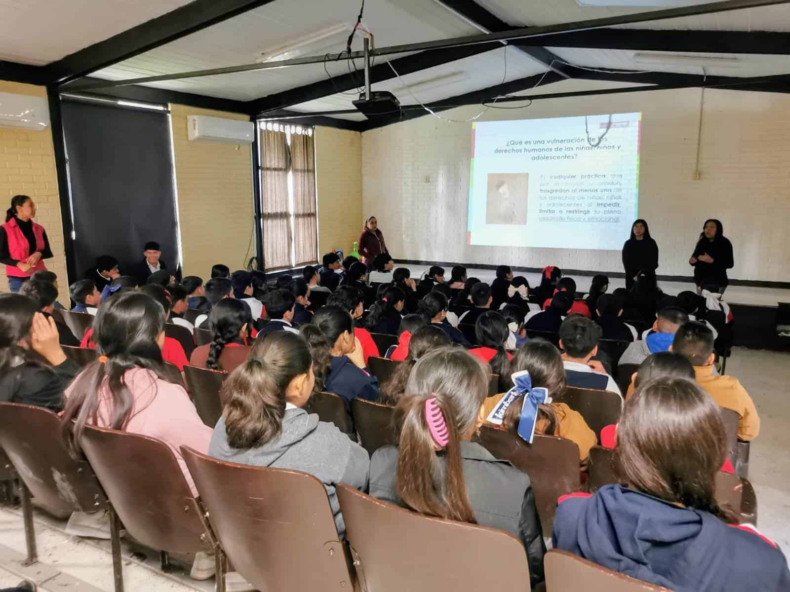 Realizan pláticas de seguridad en la Secundaria Marcos Benavides de Allende