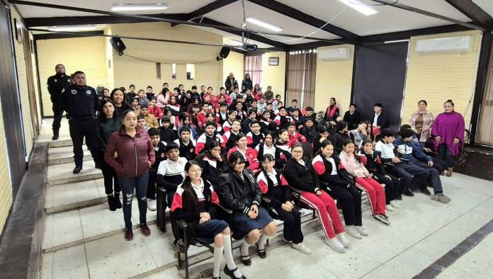 Realizan pláticas de seguridad en la Secundaria Marcos Benavides de Allende