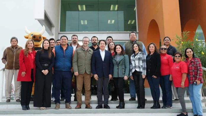 Visita Mario Delgado la Universidad Politécnica