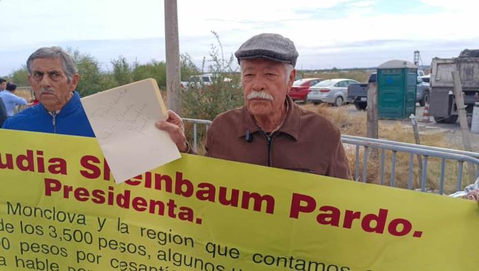 Ex-obreros de Monclova piden mejorar su pensión