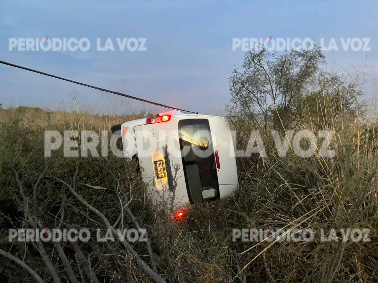 Cuatro lesionados en fuerte volcadura