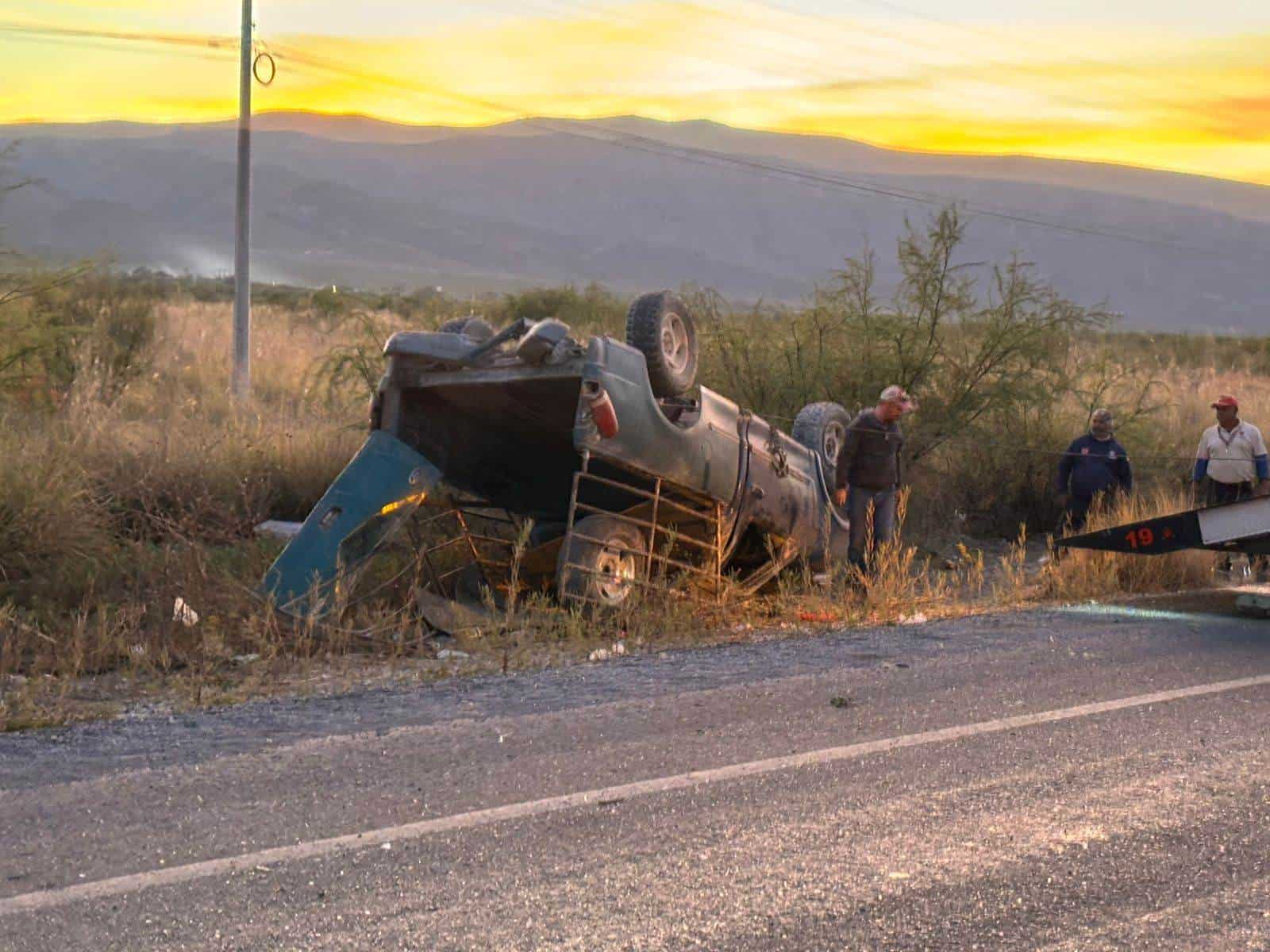 Cuatro lesionados en fuerte volcadura