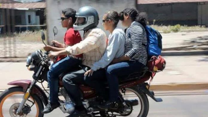 Motociclistas Incumplen Reglamento de Tránsito: Llamado a la Conciencia Vial Motociclistas Incumplen Reglamento de Tránsito: Llamado a la Conciencia Vial