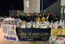 Jóvenes de la Universidad Autónoma de Coahuila donan kits de higiene en apoyo a hospitales