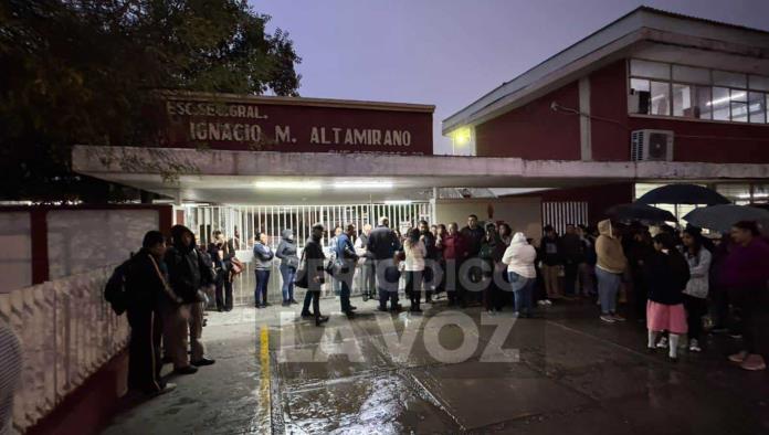 Toman padres de familia Secundaria Altamirano