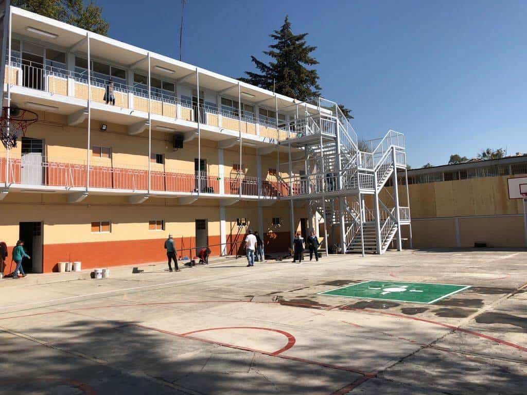 Dejan fuera a mil planteles de "La Escuela es Nuestra"