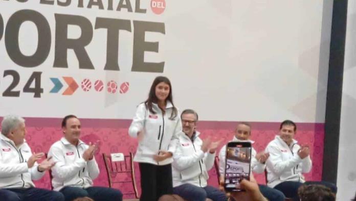 Entrega Manolo el Premio al Deporte