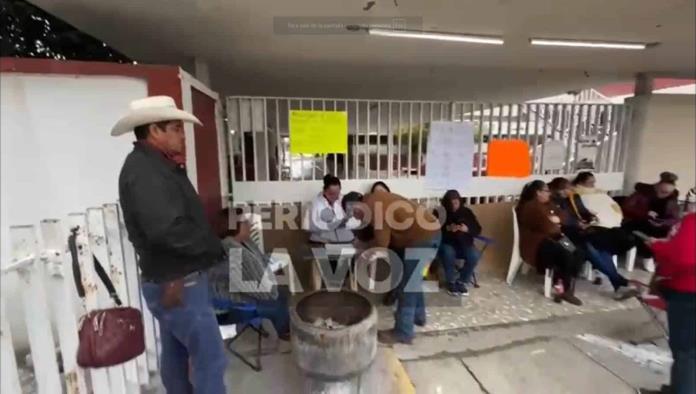 Firman convenio para reabrir secundaria 