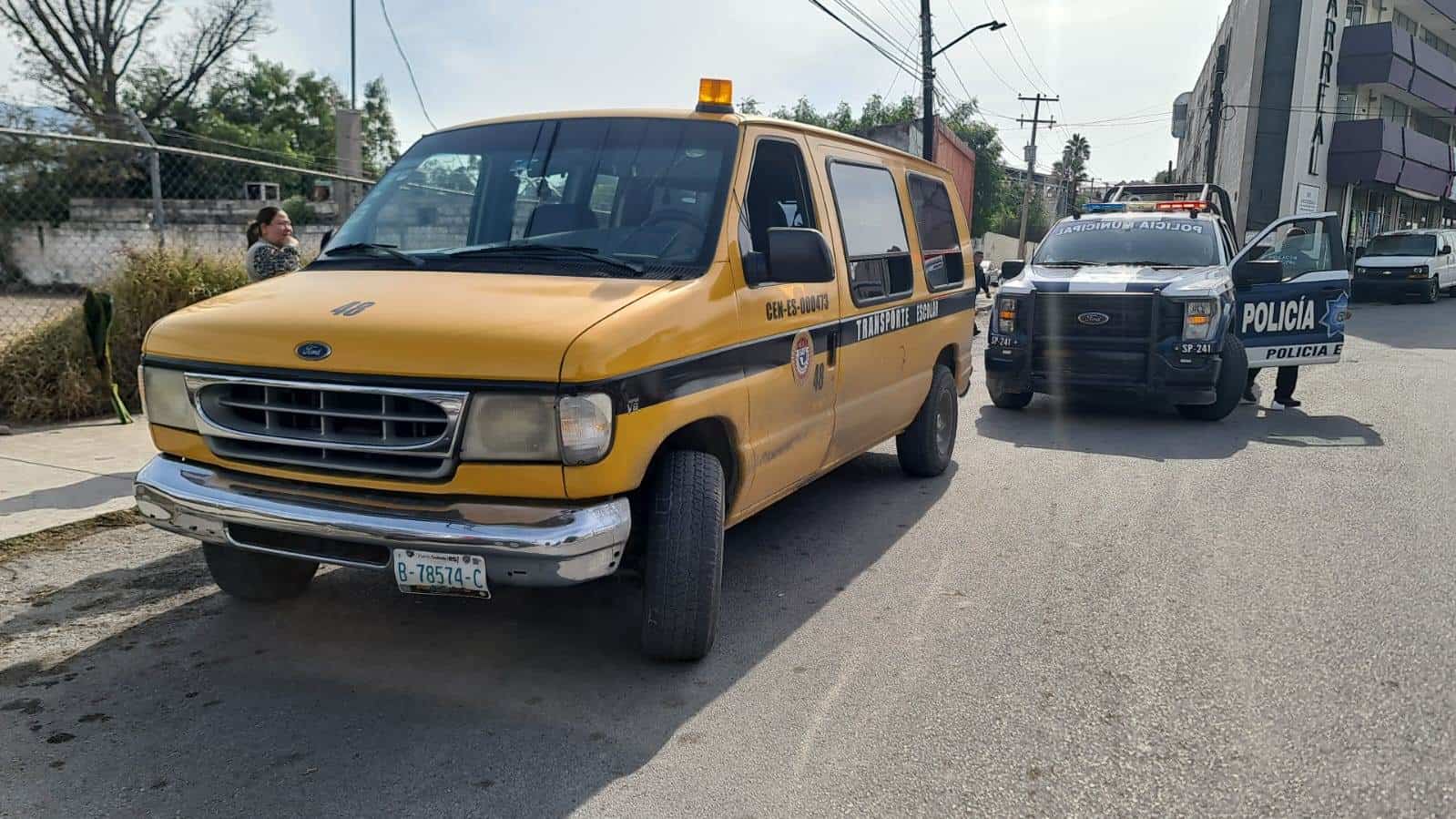 Estrella auto en transporte escolar