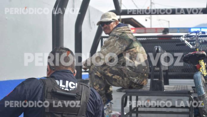 Arrestan a vendedor; se drogaba en la calle