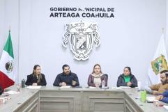 Se reúnen Alcalde y alcaldesas electas De Arteaga y General Cepeda