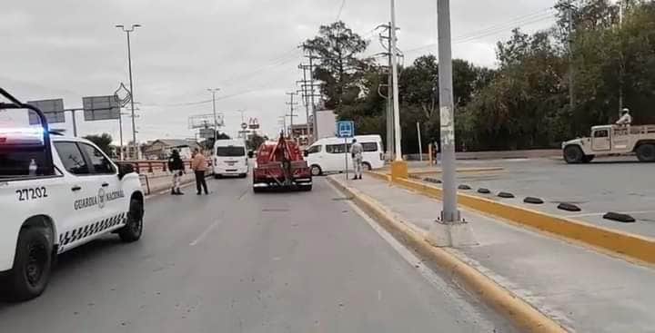 Aseguran a 26 migrantes y arrestan a traficante tras persecución en Piedras Negras